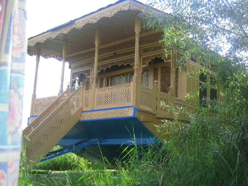Akbar Group Of Heritage Houseboats Nagin Bagh Exterior photo