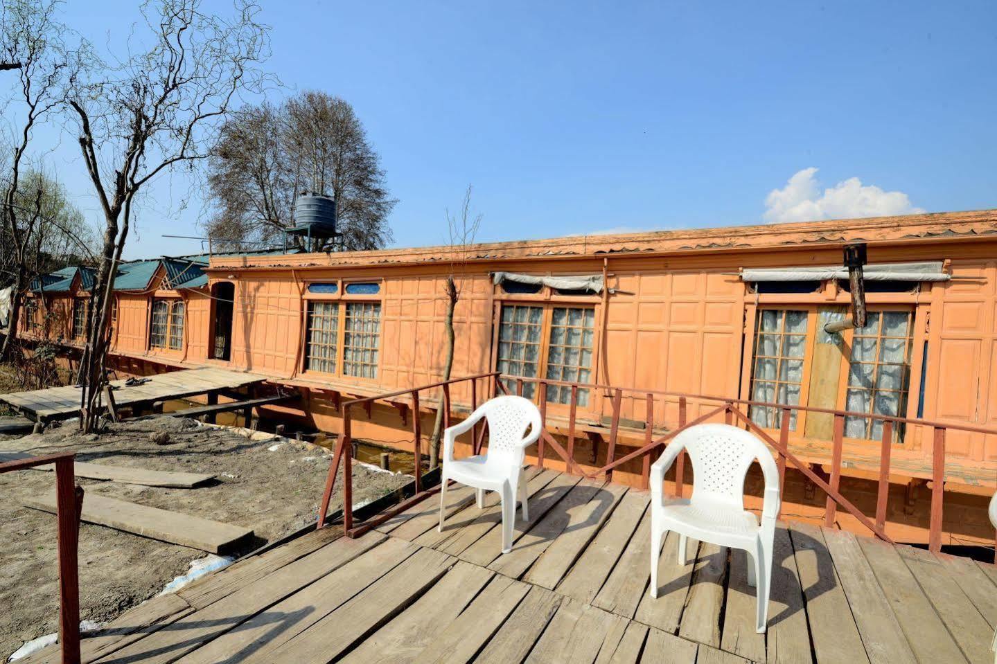 Akbar Group Of Heritage Houseboats Nagin Bagh Exterior photo