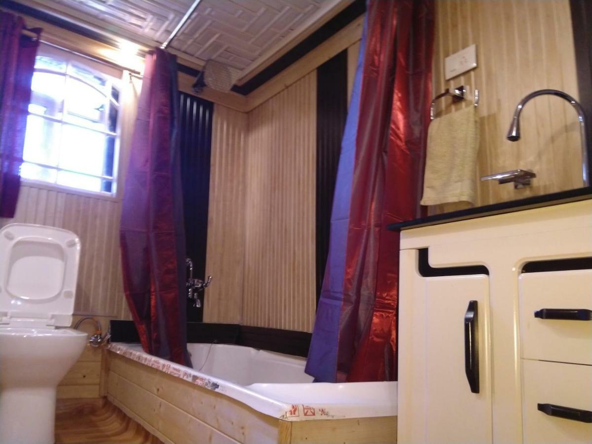 Akbar Group Of Heritage Houseboats Nagin Bagh Exterior photo